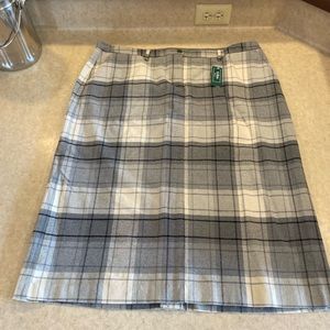 Weekend mid length skirt plaid. Gray heather